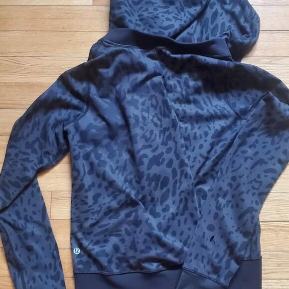 (sold) Lululemon Namaskar zipup hoodie Sweatshirt Women Zipup - Picture 2 of 2
